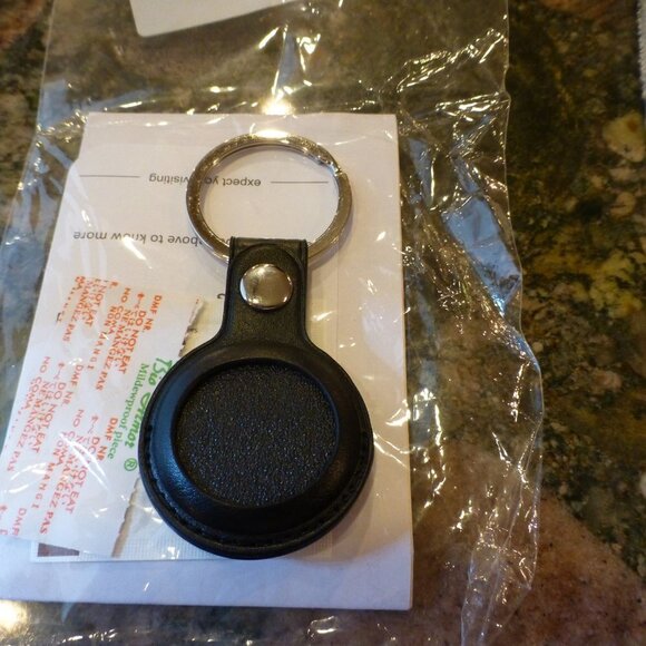 AIR TAG CASE BLACK LEATHER - Picture 2 of 3